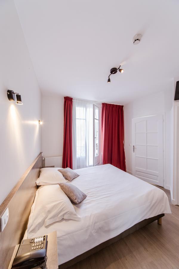 Logis Hotel - Le Petit Bellon Senlis  Exterior photo